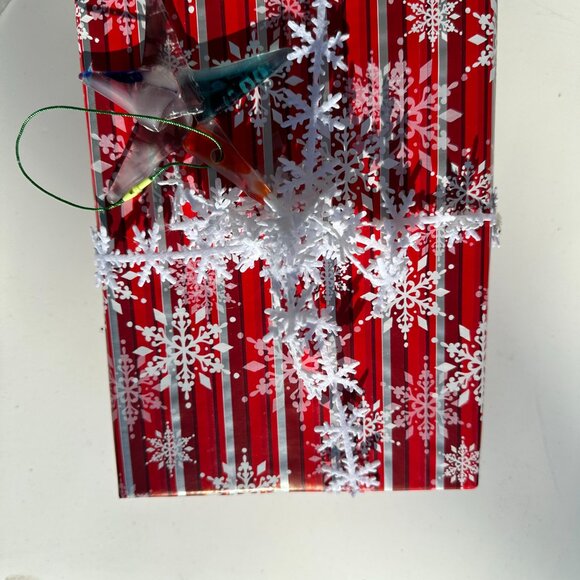 #1524 5 PT STAR RED WHT GREEN STAR ORNAMENT / SUNCATCHER - Picture 8 of 9